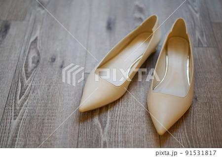 白色のパンプス 白色のパンプス 91531817