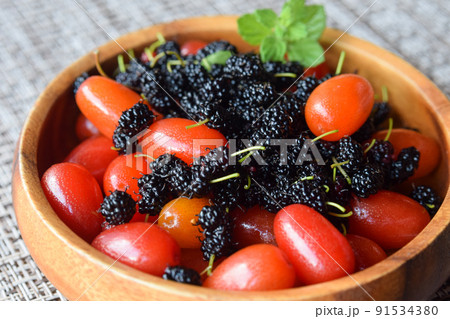 グミと桑の実 91534380
