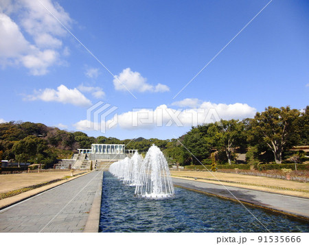 初夏の明石海釣り公園でおこぼれを待つサギ 初夏の明石海釣り公園でおこぼれを待つサギ 91535666