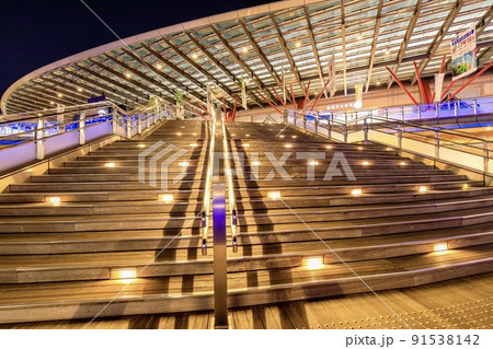 岐阜市　夜の岐阜駅舎 91538142