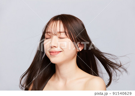 ビューティー若い日本人女性　乱れ髪 91540629