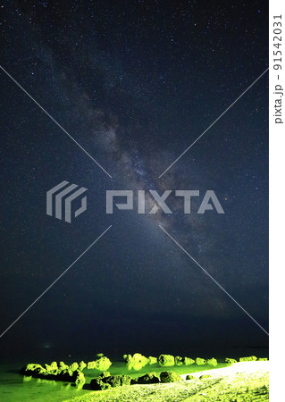 星空保護区 石垣島白保海岸の満天の星空 星空保護区 石垣島白保海岸の満天の星空 91542031