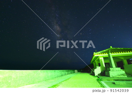 星空保護区 石垣島白保海岸の満天の星空 星空保護区 石垣島白保海岸の満天の星空 91542039