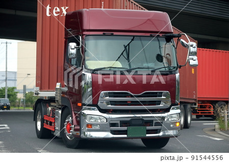 左折中のトレーラー（コンテナ型）　イメージ 91544556