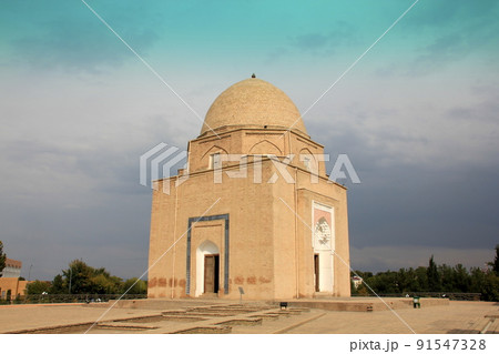 サマルカンドのルハバット廟 91547328