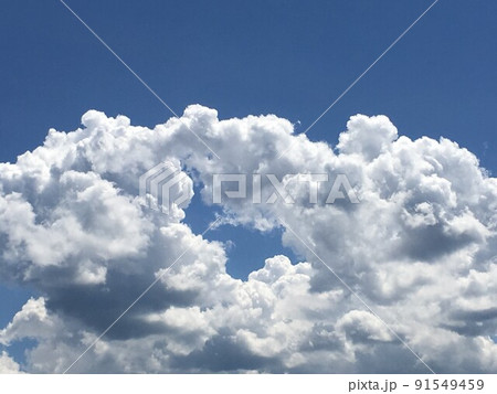 空と雲の青空背景 91549459