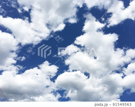 空と雲の青空背景の写真素材 [91549563] - PIXTA
