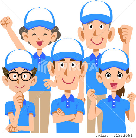 キャップを被りポロシャツを着用した様々な年代のスタッフ 91552661