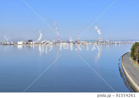 旭川とクラレ岡山事業所（岡山市） 91554261