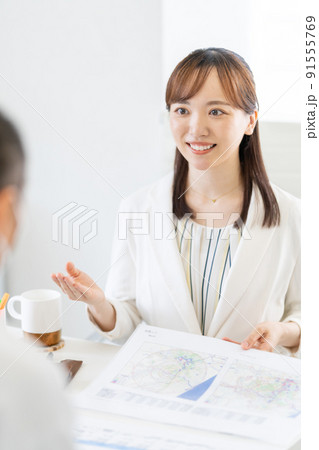 営業　市場調査　商圏分析　相談　契約　説明　接客　来客　打合せ 91555769