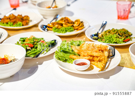 Simple Thai food for lunch or dinner in the restaurant. Simple Thai food for lunch or dinner in the restaurant. 91555887