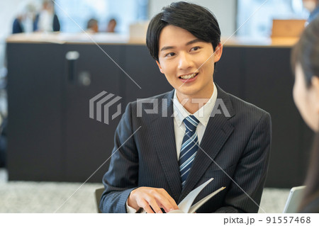 女性社員 男性社員 ビジネス、ビジネスイメージ、ビジネスシーン、会社、会社員、仕事 女性社員 男性社員 ビジネス、ビジネスイメージ、ビジネスシーン、会社、会社員、仕事 91557468