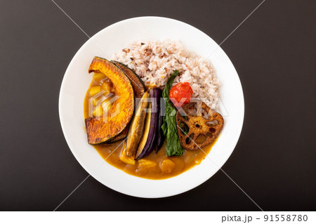 十六穀米の夏野菜カレー 十六穀米の夏野菜カレー 91558780