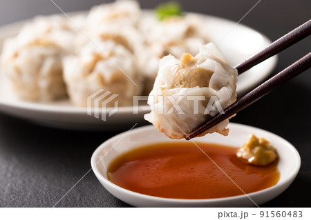 肉汁溢れるプリプリの焼売 91560483