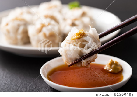 肉汁溢れるプリプリの焼売 91560485