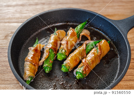 オクラの豚肉巻き　照り焼き 91560550