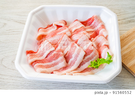 カナダ産　豚バラ焼き肉用薄切り肉 91560552