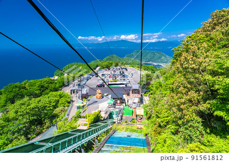 《福井県》レインボーライン山頂公園・初夏の風景 91561812