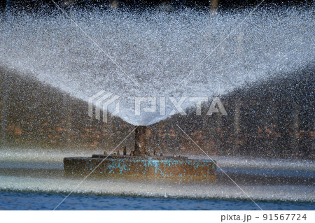 噴水 水滴 涼しい 噴水 水滴 涼しい 91567724