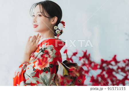 赤い振袖　 91571155