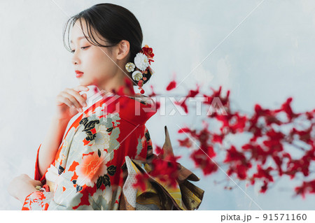 赤い振袖　 91571160