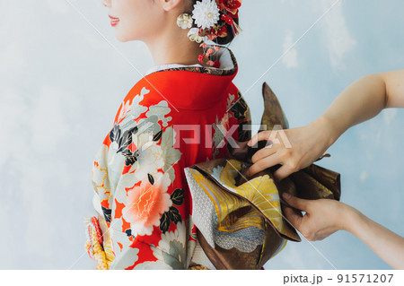 赤い振袖　着付師 91571207