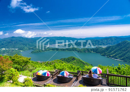 《福井県》レインボーライン山頂公園・初夏の三方五湖 《福井県》レインボーライン山頂公園・初夏の三方五湖 91571762