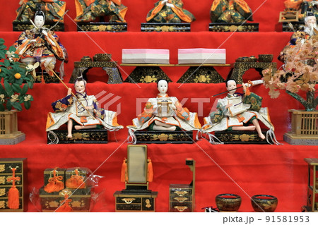 昔ながらの伝統のお雛様(仕丁、三人上戸 愛知県 豊田市) 昔ながらの伝統のお雛様(仕丁、三人上戸 愛知県 豊田市) 91581953