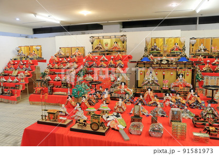 ひな人形の御殿飾り、七段飾りの展示（ 愛知県 豊田市） 91581973
