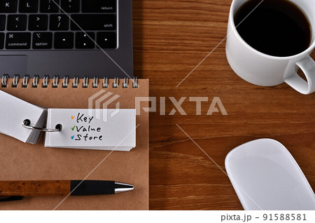 key value store:デスクの上にIT用語が書かれた単語帳 key value store:デスクの上にIT用語が書かれた単語帳 91588581
