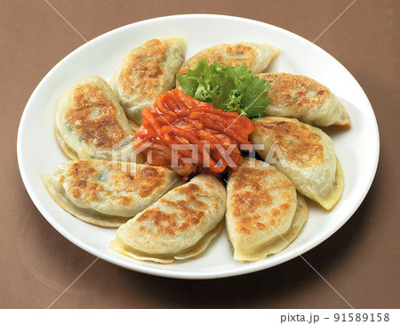 餃子 焼き餃子 食べ物 91589158