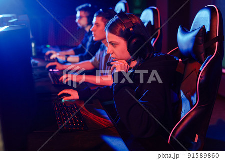 Female Gamer in Cyber Sports Club Female Gamer in Cyber Sports Club 91589860