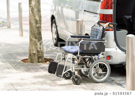 車椅子　車　介護車両 91593567