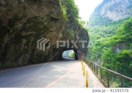 Taroko National Park, famous for its spectacular mountains and marble canyons. 91593576