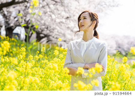 新年度が始まり自信を持った若い女性 91594664