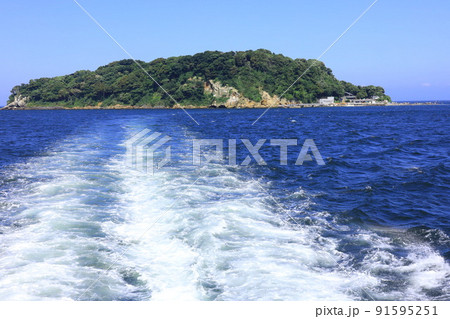 船から猿島を見た風景 船から猿島を見た風景 91595251