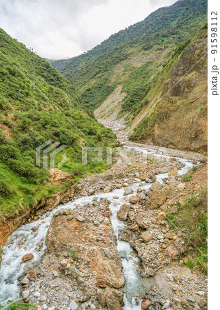 ウルバンバ川の支流 ウルバンバ川の支流 91598112