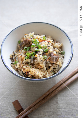 鯖とひじきの炊き込みご飯 91599881