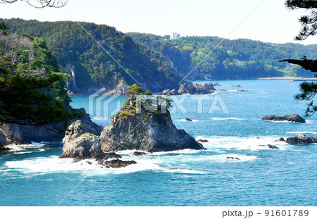 三陸復興国立公園 岩手県 宮古市 みやこ浄土ヶ浜 はまゆり展望台北側の眺望 三陸復興国立公園 岩手県 宮古市 みやこ浄土ヶ浜 はまゆり展望台北側の眺望 91601789
