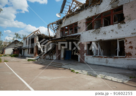 Damaged ruined houses in Chernihiv near Kyiv on north of Ukraine Damaged ruined houses in Chernihiv near Kyiv on north of Ukraine 91602255