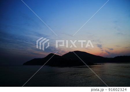 鞆の浦から見た瀬戸内海の朝景 鞆の浦から見た瀬戸内海の朝景 91602324