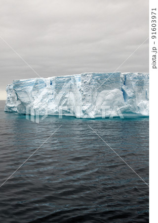 Antartica - Tabular Iceberg in Bransfield Strait 91603971