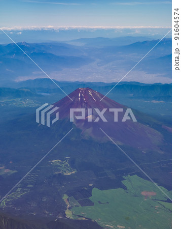 静岡県上空から晴れ渡った夏の富士山 91604574