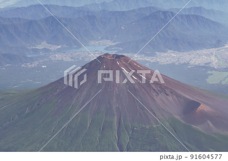 静岡県上空から晴れ渡った夏の富士山 91604577