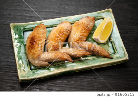 鶏の手羽先料理 91605515