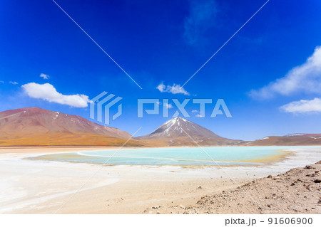 The green Laguna Verde,Bolivia 91606900