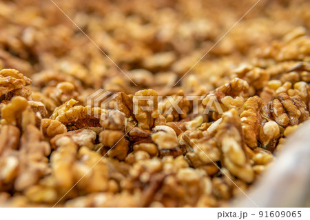 Peeled walnuts sold in the market 91609065