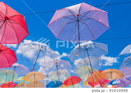 アンブレラスカイ・傘と青空イメージ 91610998