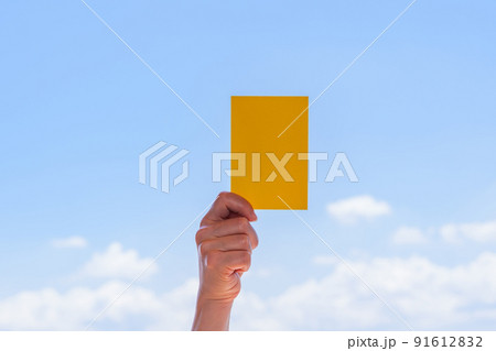 イエローカード　【 審判 の イメージ 】 91612832