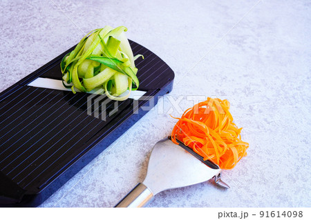 キッチンスライサーと皮むき器 キッチンスライサーと皮むき器 91614098